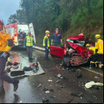 Colisão frontal na BR-282 deixa dois mortos e um ferido em SC – Foto: Divulgação/Corpo de Bombeiros/